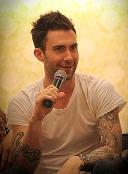 portrait Adam Levine loading =