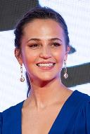 portrait Alicia Vikander loading =