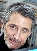 portrait Antoine de Caunes loading =