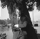 portrait Claude Francois loading =