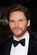 portrait Daniel Bruhl loading =