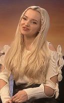portrait de Dove Cameron