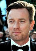 portrait Ewan Mcgregor loading =