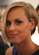 portrait Federica Pellegrini loading =