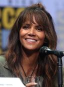 portrait Halle Berry