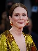 portrait Julianne Moore loading =