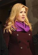 portrait Kelly Clarkson loading =