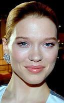 portrait Lea Seydoux loading =