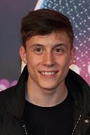 portrait Loic Nottet loading =