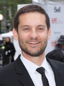 portrait Tobey Maguire loading =