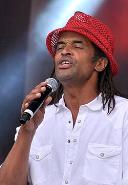 portrait Yannick Noah loading =